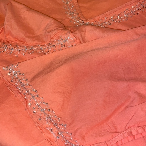 Lane Bryant blouse size 14/16 peach color sequins slant sleeves two layer hem - Picture 9 of 10